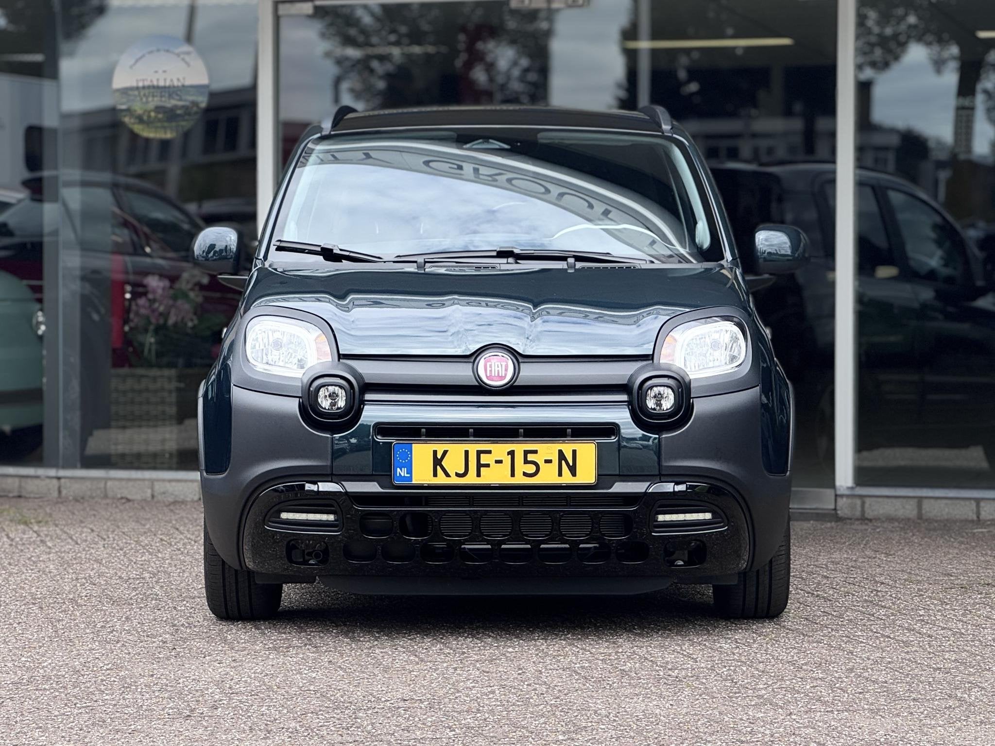 Fiat Panda 1.0 Hybrid Pandina | CarPlay | Parkeersensoren |, Stof, Gebruikt, Euro 6, Panda