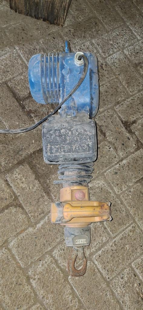 Mannesmann Demag Kettingtakel 50 kg, Ophalen