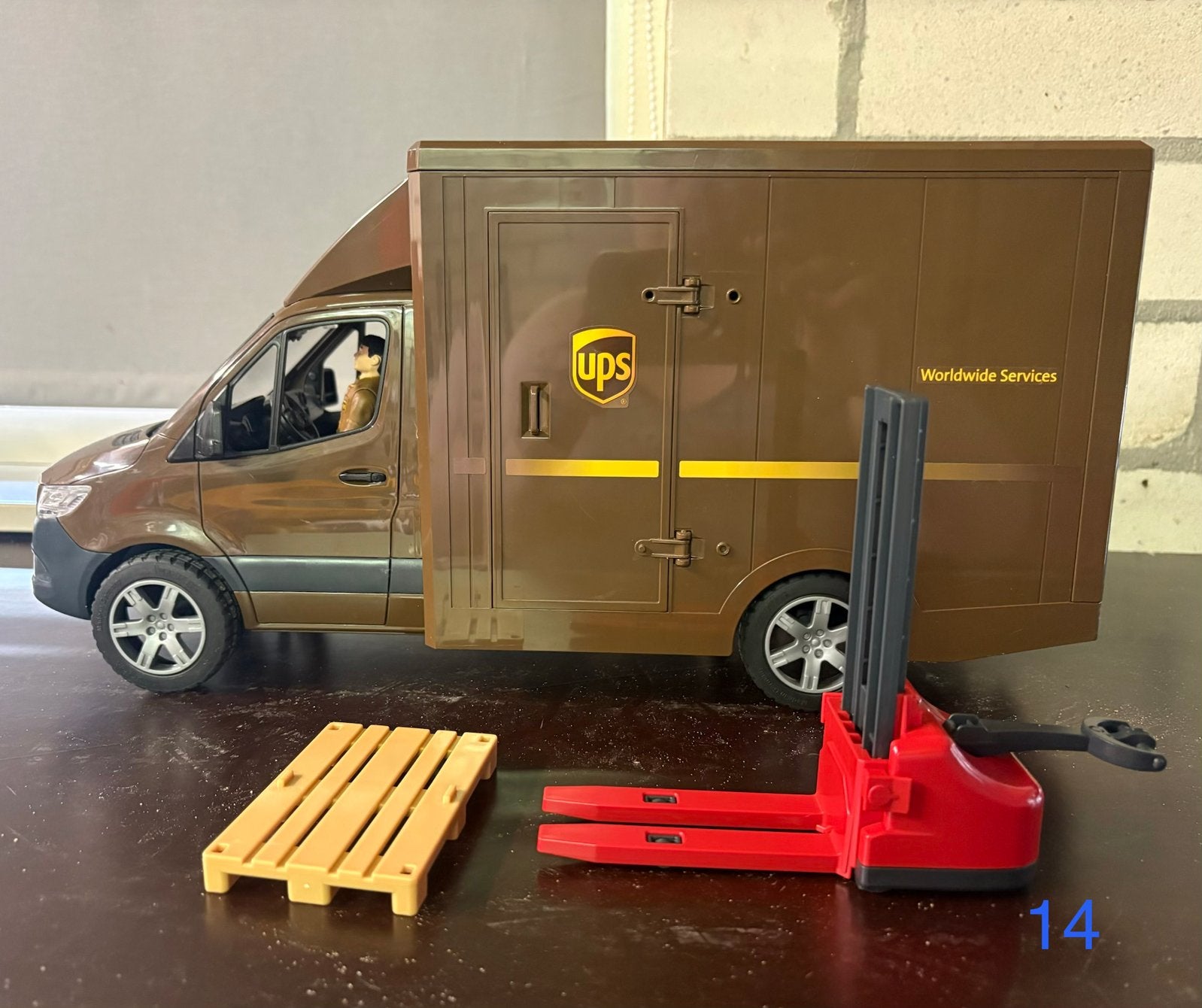 Bruder ups auto, Ophalen, Zo goed als nieuw