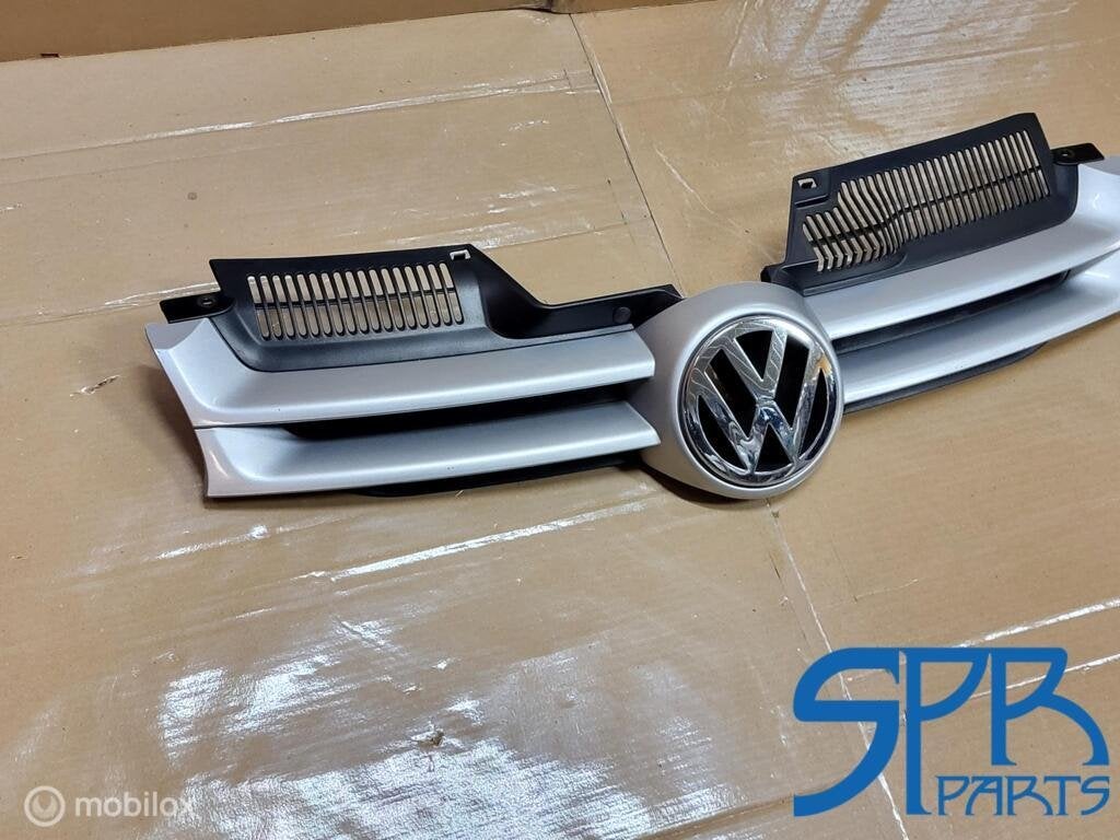 VW GOLF 5 V GRILLE ZILVER GRIJS ORIGINEEL GRILL LOGO EMBLEEM, Auto-onderdelen, Gebruikt, VOLKSWAGEN, Volkswagen, Ophalen of Verzenden