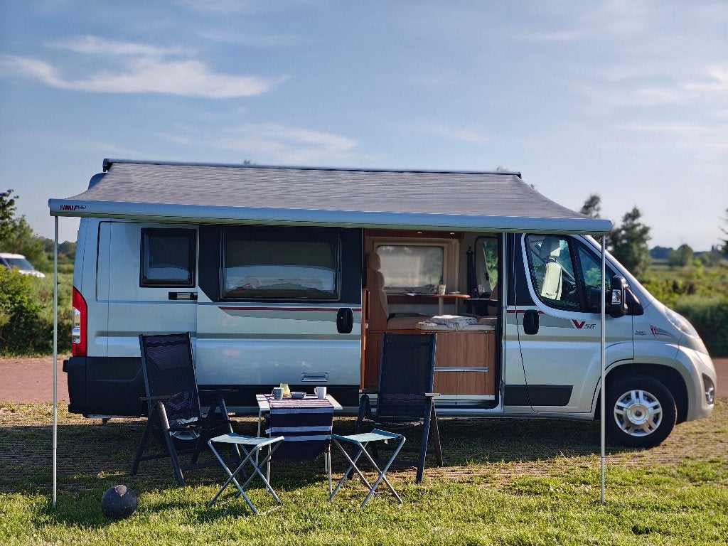 Offgrid Rapido V56 buscamper met weinig km, Buscamper of Camperbus, Tot en met 3, 5 tot 6 meter, Koelkast