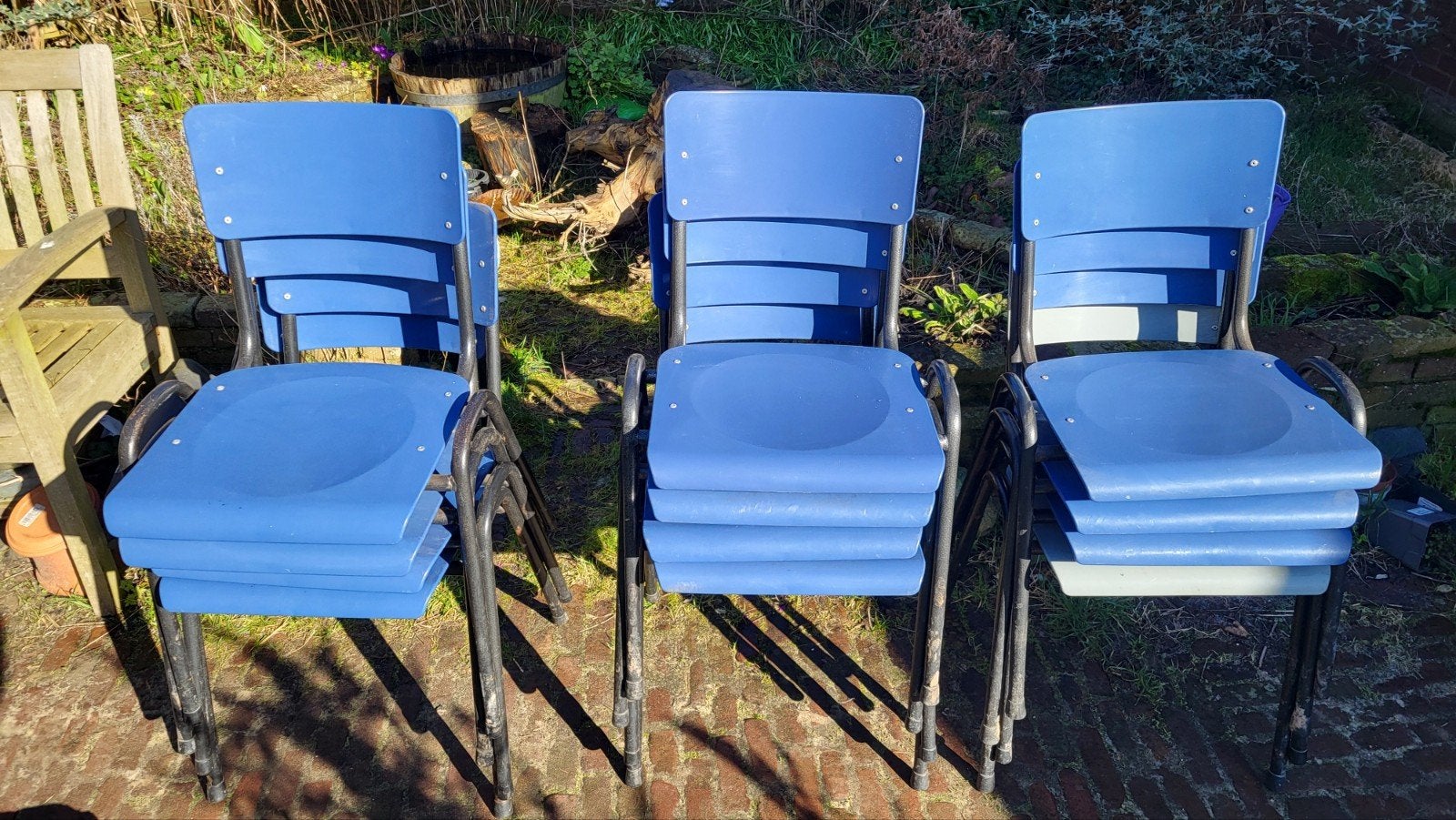 De Valk Basic 3300 stapelstoel schaftkeetstoel kantinestoel, Huis en Inrichting, Stoelen, Ophalen, Blauw, Kantinestoel, Metaal
