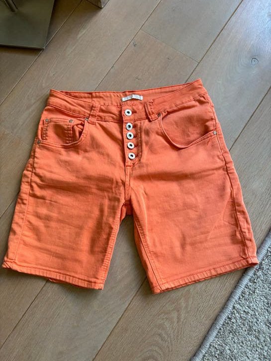 Place du Jour Denim korte broek maat 38, Kleding | Dames, Broeken en Pantalons, Maat 38/40 (M), Kort, Oranje, Ophalen of Verzenden