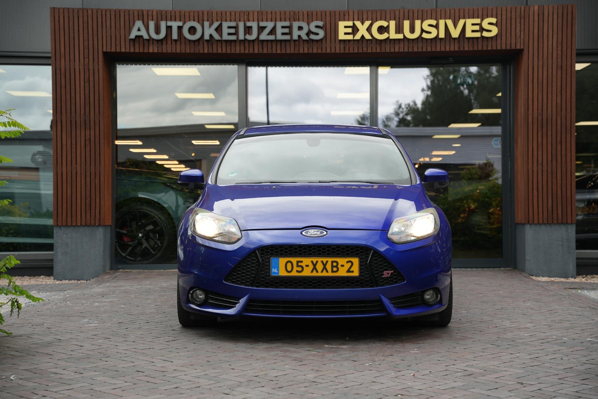 Ford Focus 2.0 EcoBoost ST-2 | 251 PK | Origineel Nederlands, Euro 5, 4 cilinders, Blauw, Handgeschakeld