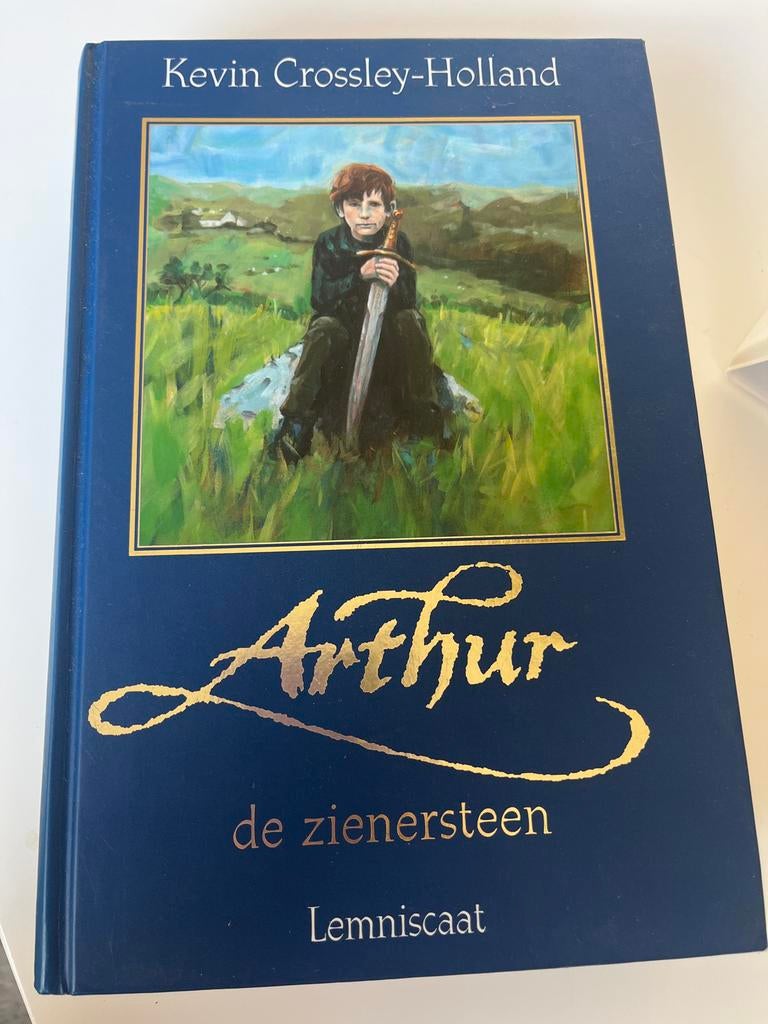 Arthur: De Zienersteen - Kevin Crossley-Holland, Ophalen of Verzenden, Zo goed als nieuw, Fictie
