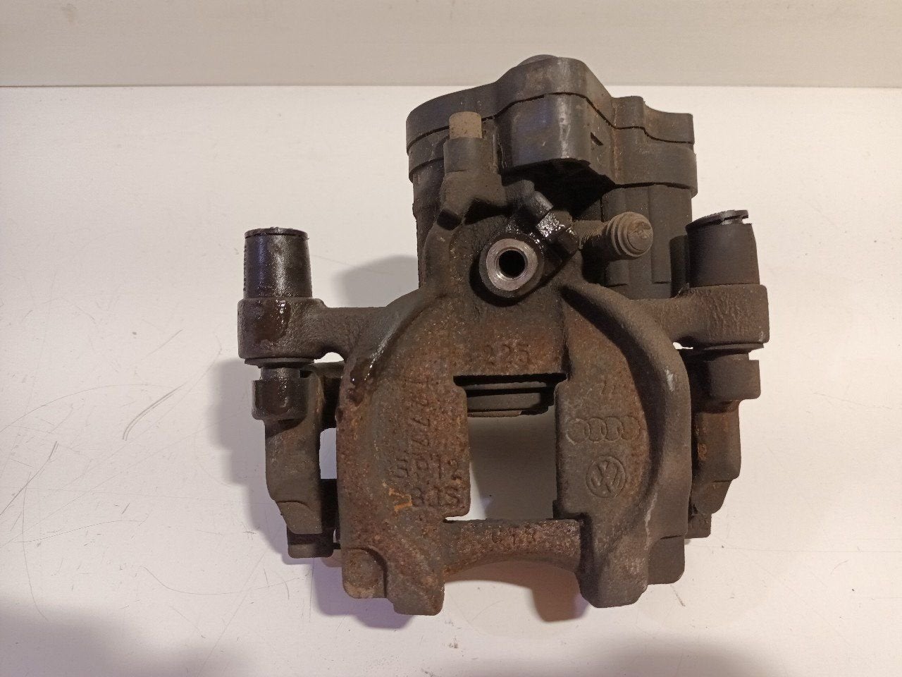 Remklauw links achter Audi A3, Auto-onderdelen, Onderdelen@venauto.nl, Van der Ven Autorecycling B.V., Gebruikt, Ettenseweg 76, 4706 PB Roosendaal, The Netherlands