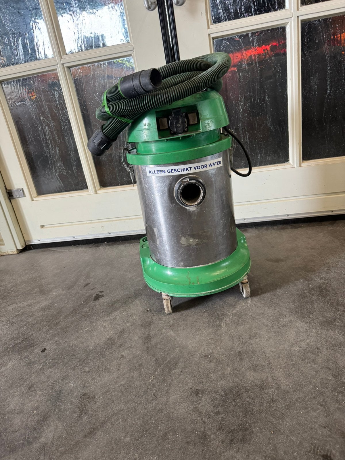 Waterzuiger, Ophalen, Zo goed als nieuw