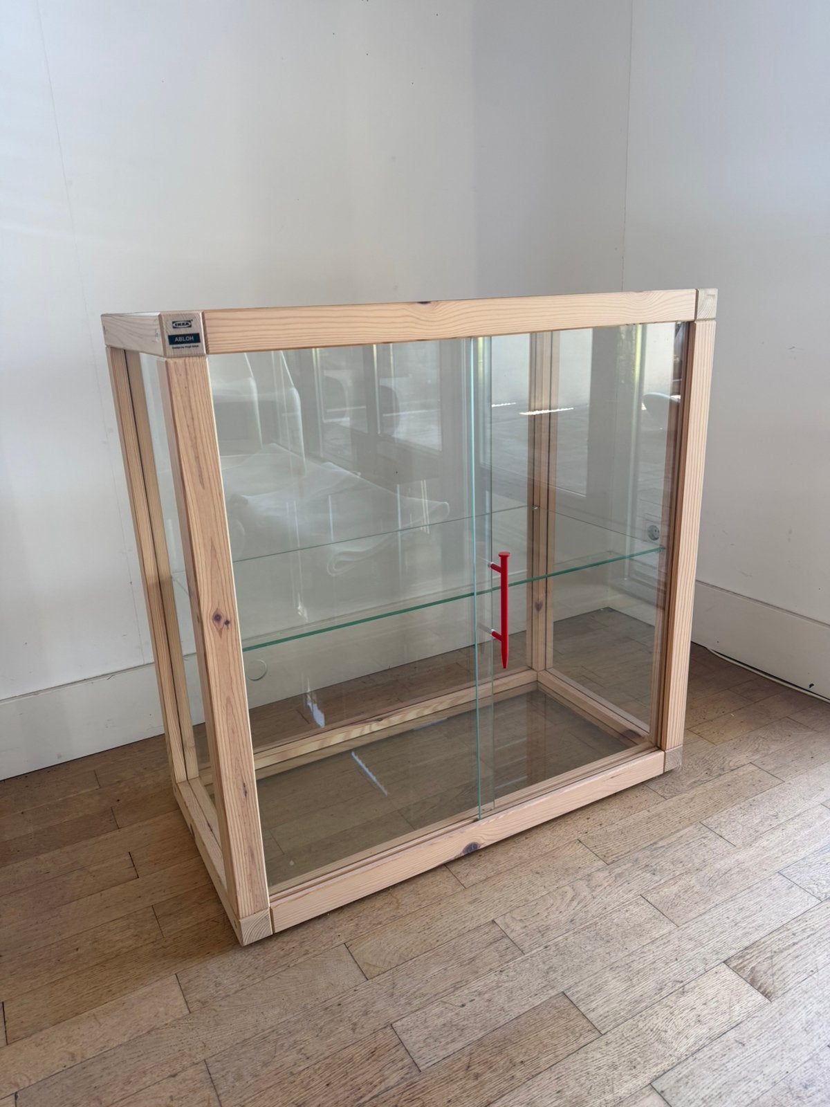 vitrinekast uit de IKEA x Virgil Abloh Markerad collectie, Ophalen, 50 tot 100 cm, 25 tot 50 cm, Glas