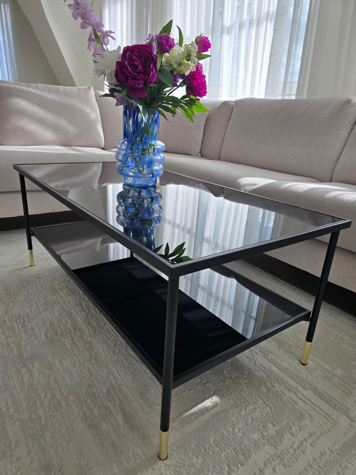 Moderne Salontafel met Glazen Blad en Gouden Details, Ophalen, 50 – 75, 50 tot 100 cm, 100 tot 150 cm