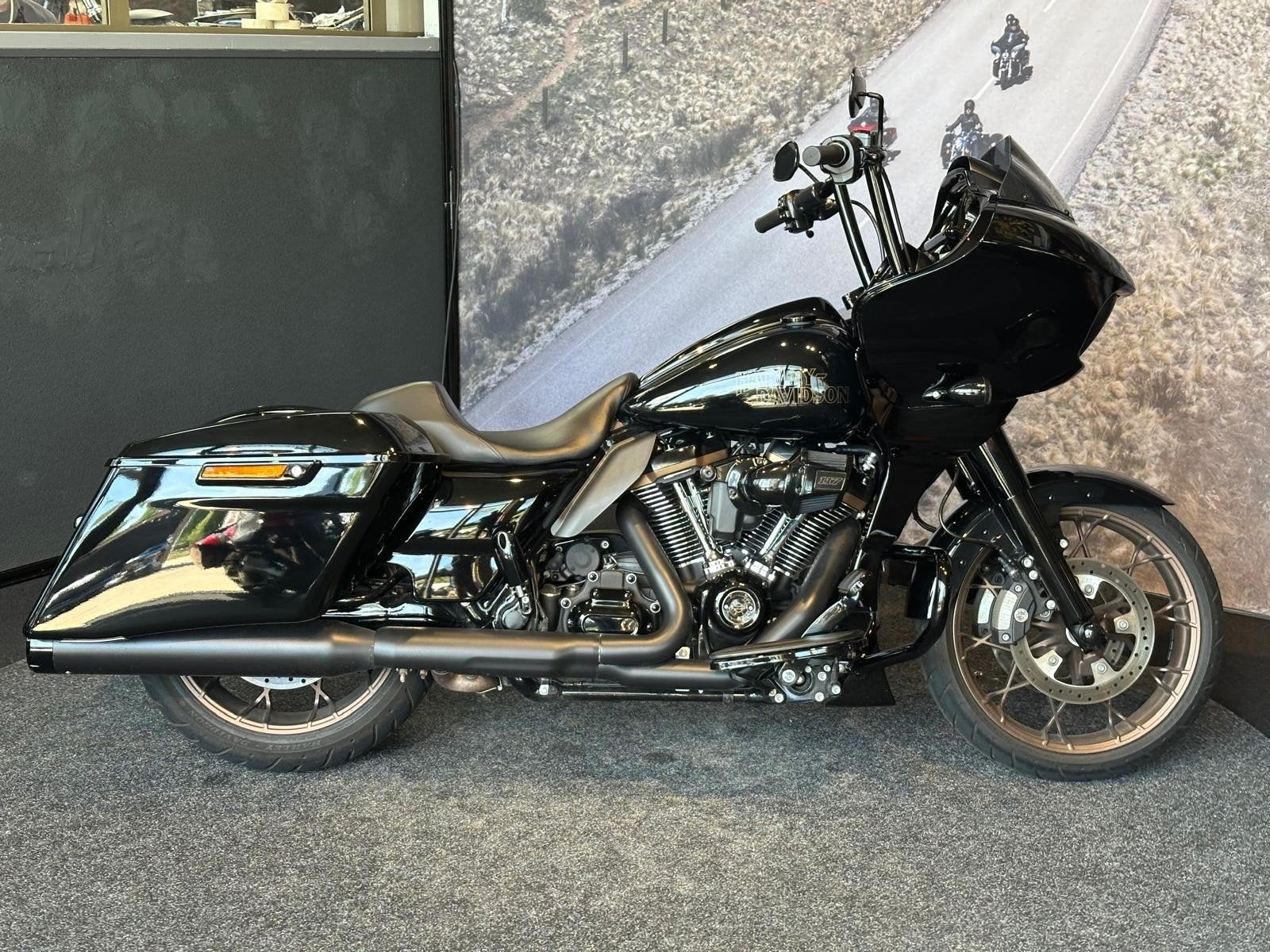 Harley-Davidson FLTRXST ROAD GLIDE ST - BTW verrekenbaar, Laan van Vredenoord 33
2289 DA  RIJSWIJK, NL, Bedrijf, Toermotor, Sales@harleydavidsonrotterdam.nl