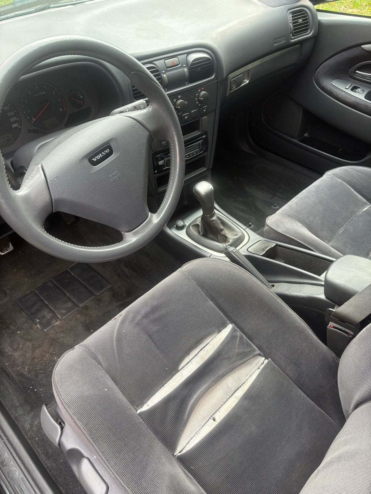 Volvo V40 2.0 I 16V 2003 Zwart, Auto's, Voorwielaandrijving, 136 pk, 1948 cc, 4 cilinders
