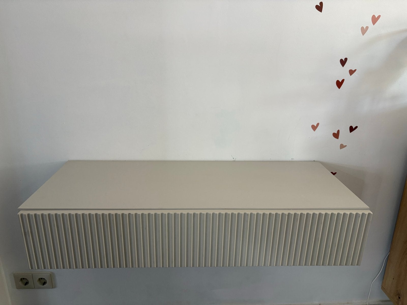 Gratis af te halen: Zwevend nachtkastje/wandplank, Ophalen, Gebruikt, 1 of 2 laden, 50 tot 100 cm