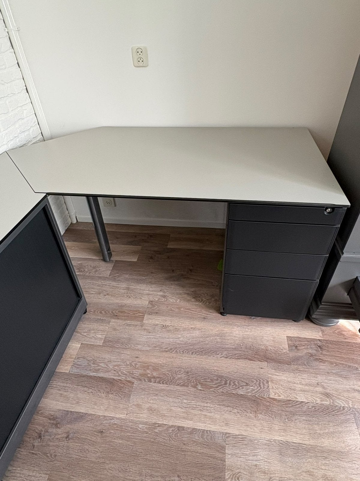 Ahrend hoekbureau in nette staat, Huis en Inrichting, Ophalen, Gebruikt, Hoekbureau, 80 cm