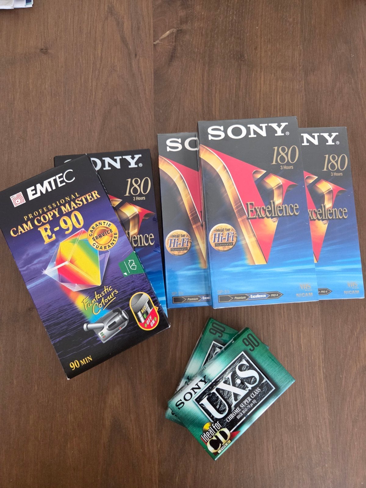 Diverse videobanden: Sony Excellence en Emtec E-90, Ophalen of Verzenden, Nieuw in verpakking, Overige genres