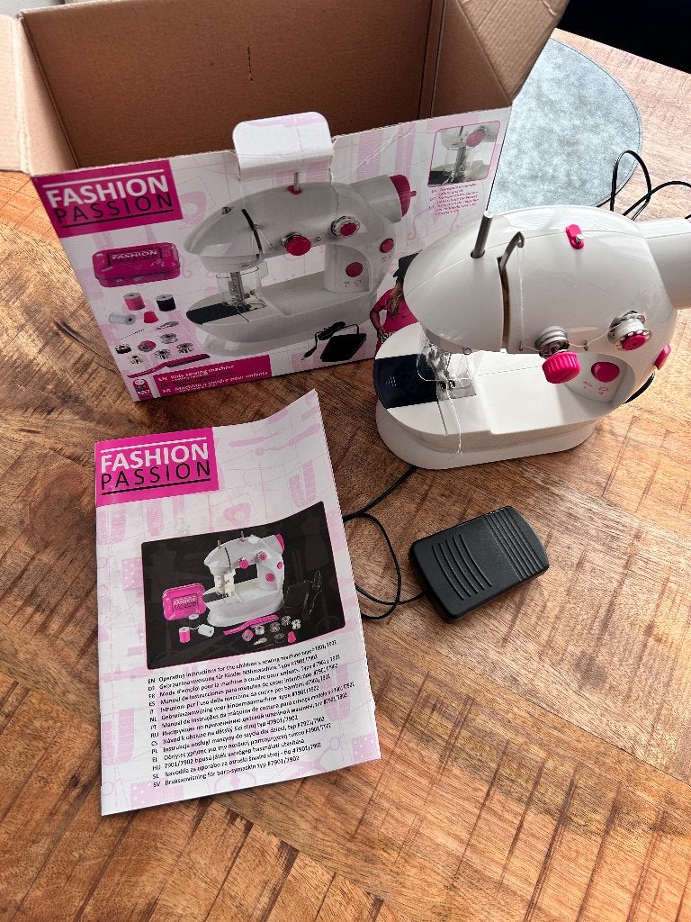 Kinder naaimachine Fashion Passion, Ophalen, Zo goed als nieuw, Knutselen