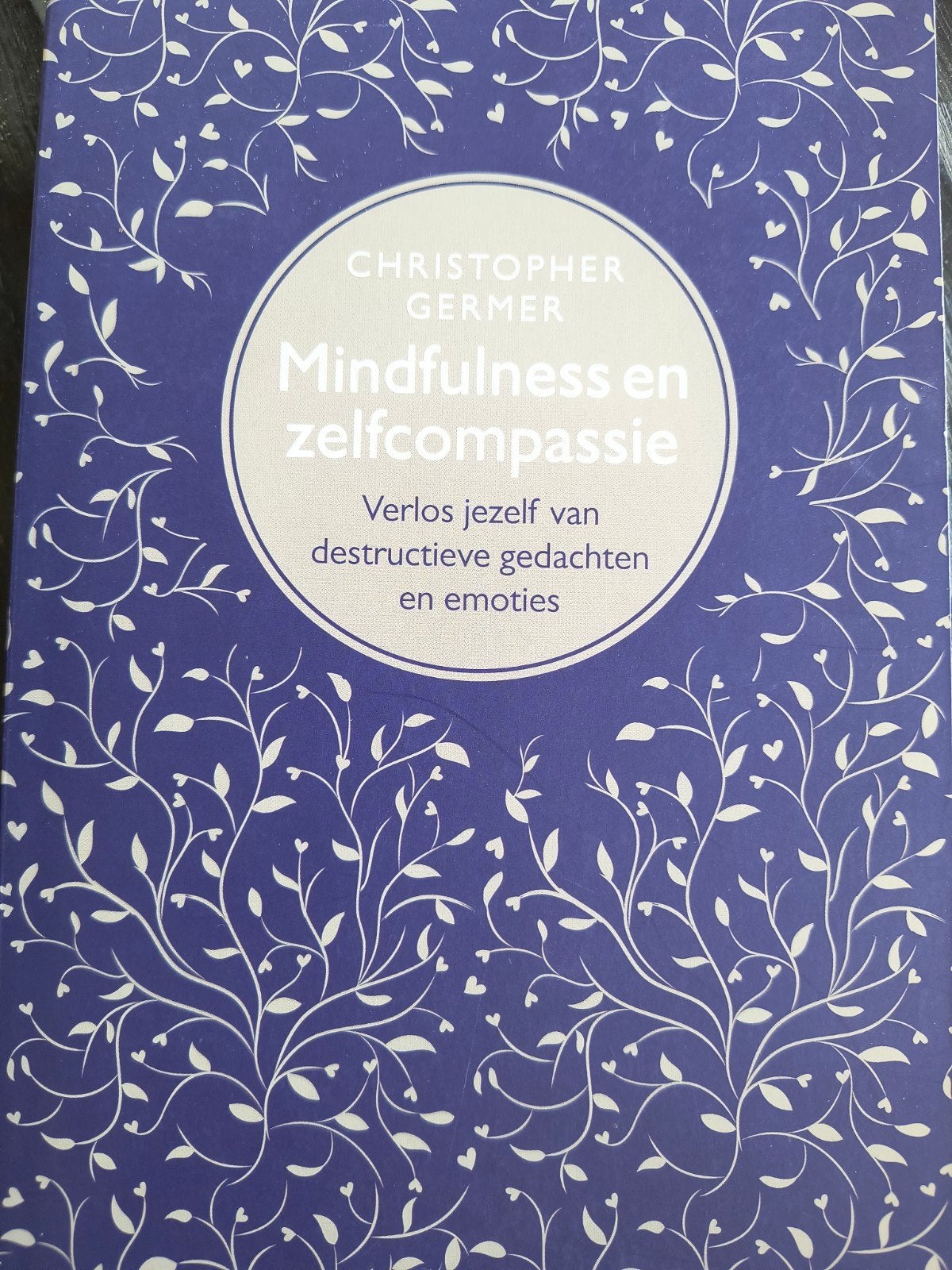 Mindfulness en zelfcompassie - Christopher Germer, Ophalen of Verzenden, Meditatie of Yoga, Instructieboek