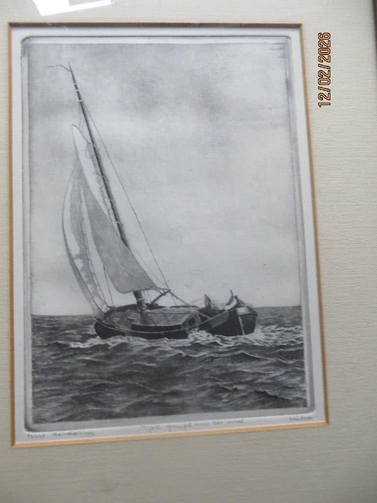 2 Mooie etsen van RIJNDERTSMA, Zeilboot en Slepertje, Ophalen of Verzenden