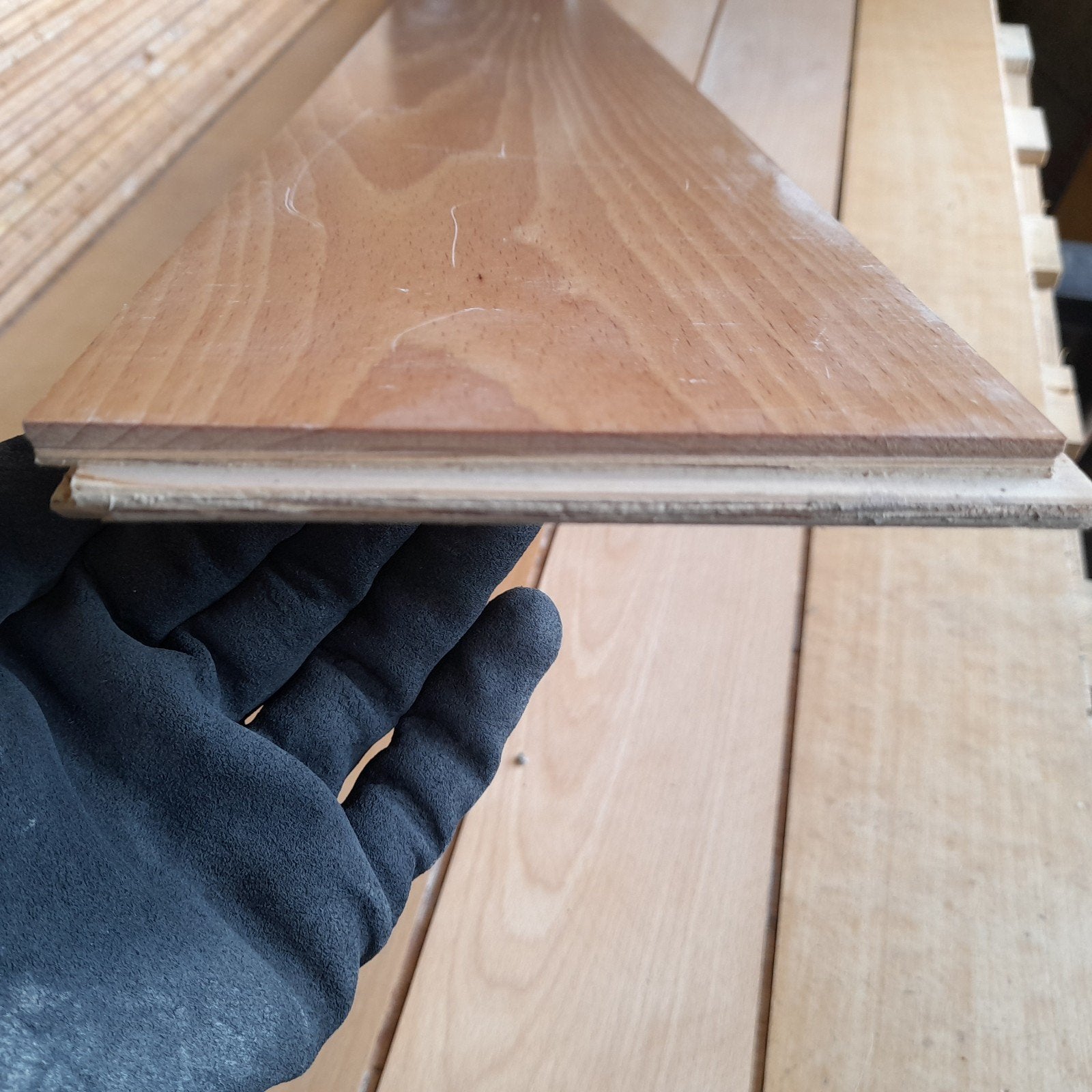 Foto 12 van Beuken vloer lamelparket 33 m2 + 9 m2 vloerdelen 1,4 cm dik