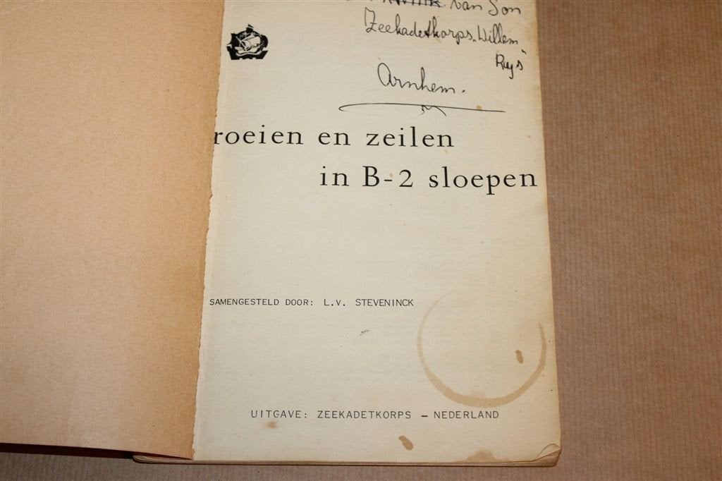Roeien en Zeilen in B-2 Sloepen — Zeekadetkorps ca. 1960, Ophalen of Verzenden, Tweede Wereldoorlog, Gelezen, Overige onderwerpen