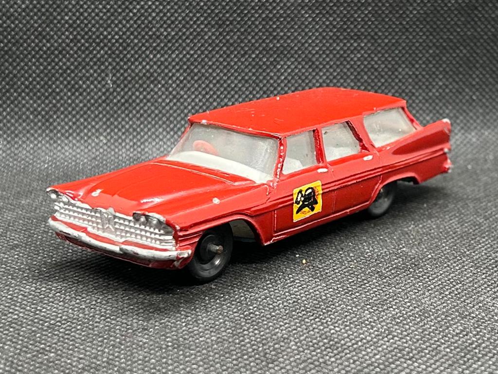 Maxwell Milton Plymouth Sports Suburban 1:43 no dinky corgi, Verzenden, Zo goed als nieuw, Auto, Corgi