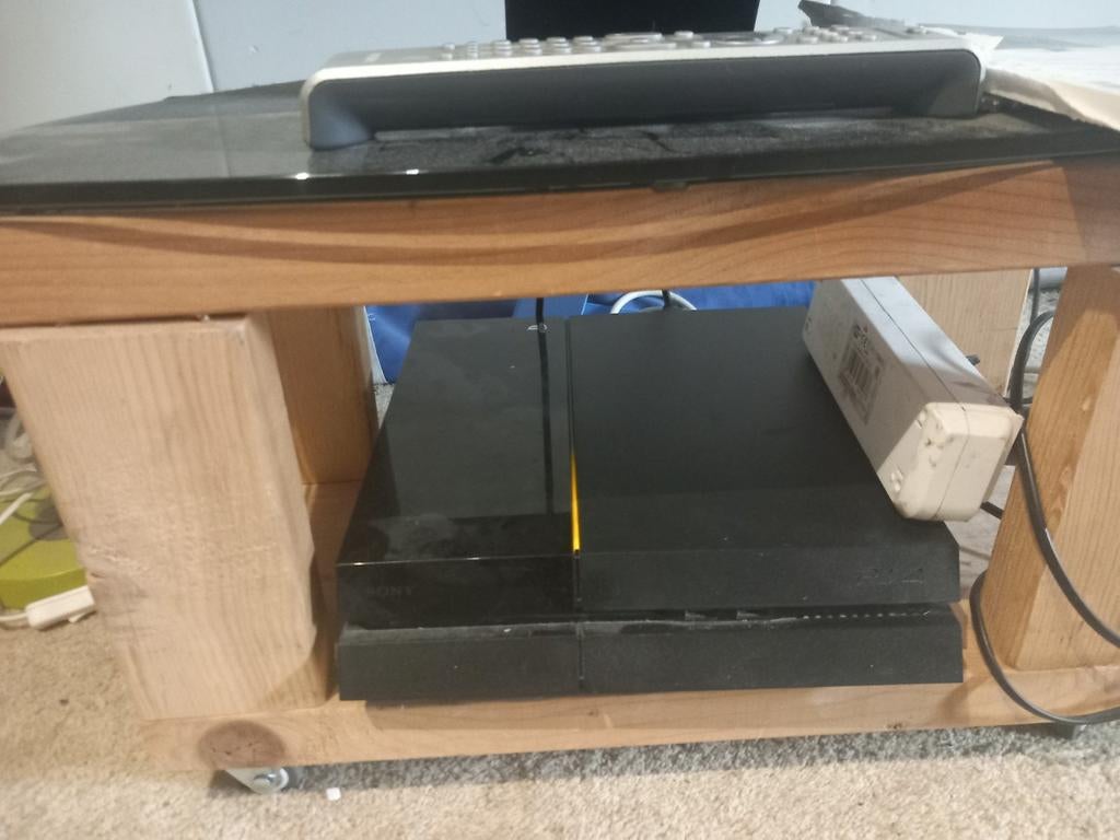 PS4 compleet met scherm, controller, The Crew & Ambilight, Online, 1 speler, Zo goed als nieuw, Vanaf 7 jaar