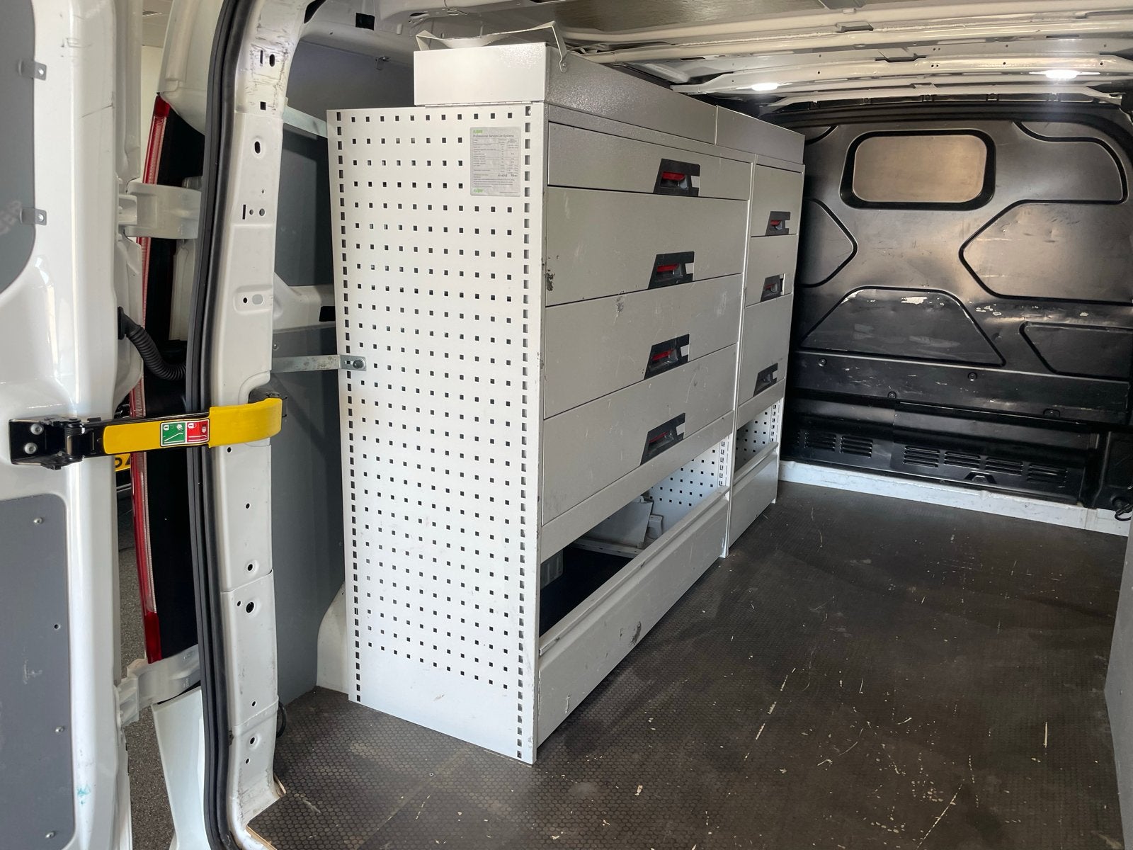 Flexmo Bedrijfsinrichting voor bestelwagen, Ophalen
