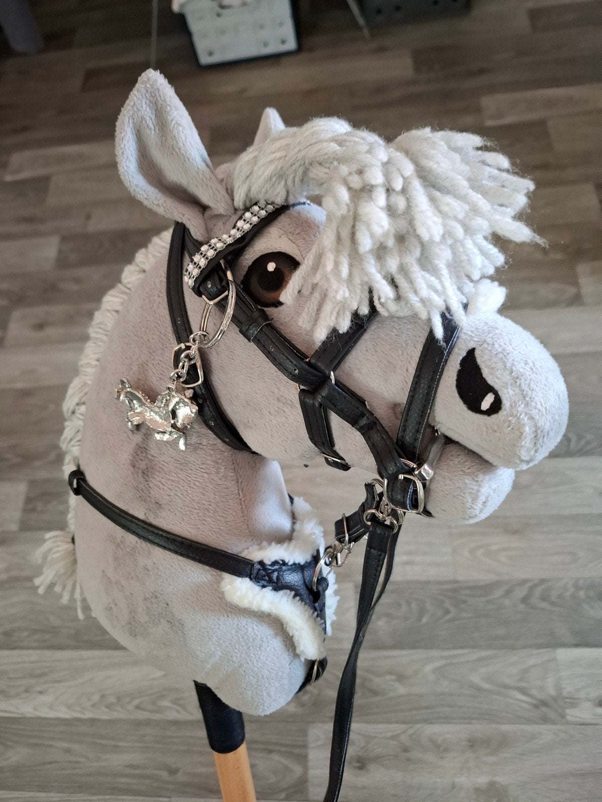 Grijs Hobby Horse met hoofstel, Ophalen of Verzenden, Gebruikt