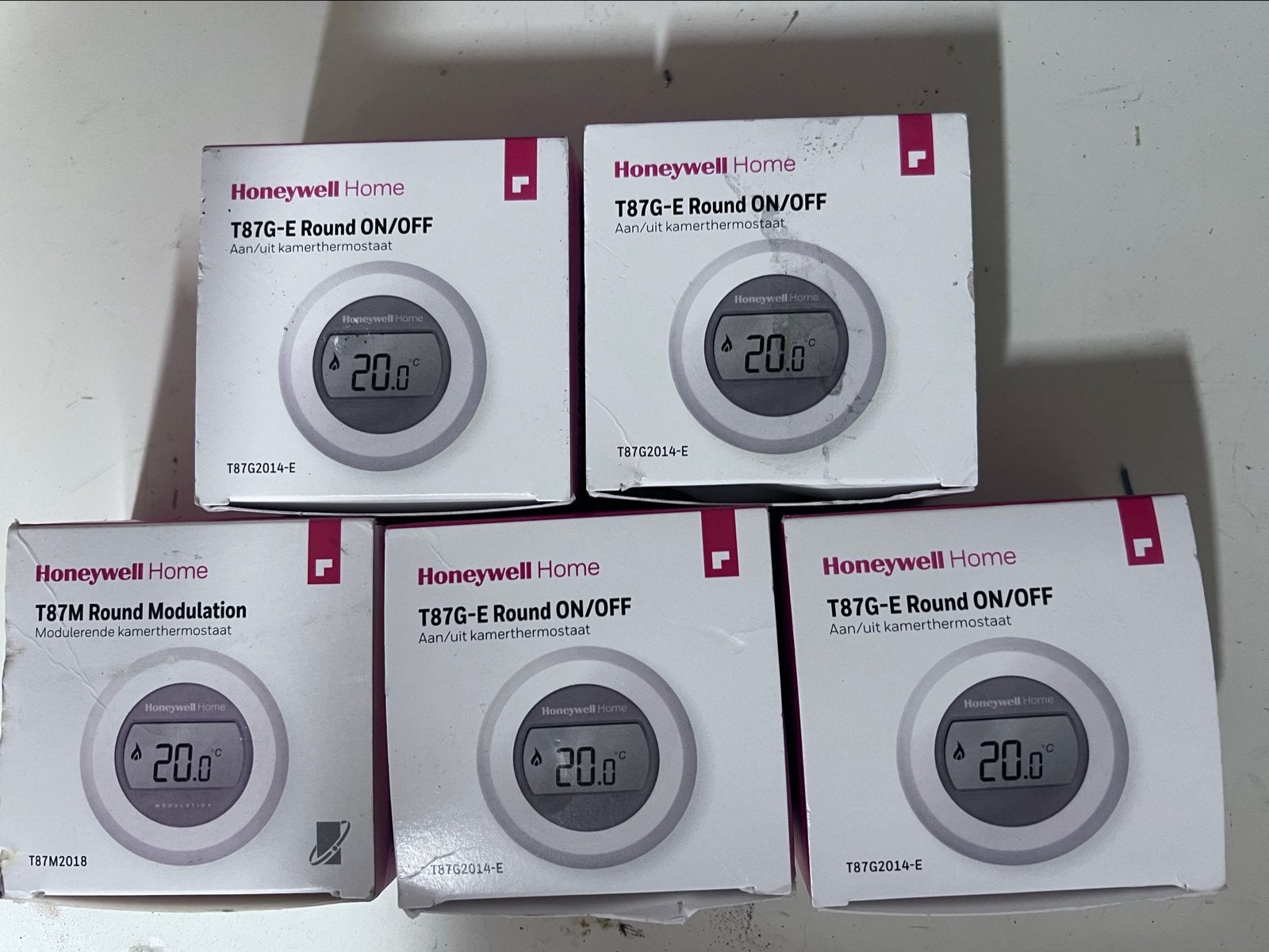 Honeywell Home T87G-E Round ON/OFF en T87M thermostaten, Ophalen of Verzenden, Slimme thermostaat, Nieuw