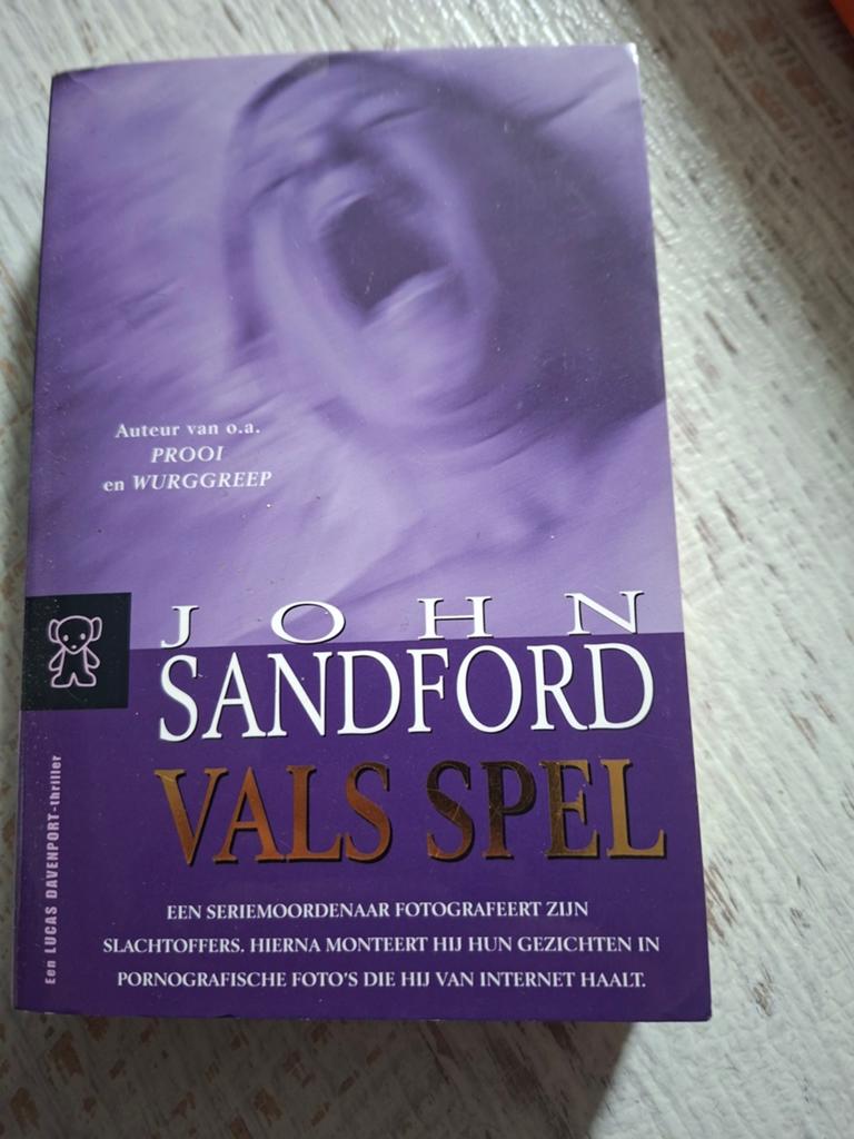 John Sandford - Vals spel, Ophalen of Verzenden, Zo goed als nieuw, John Sandford