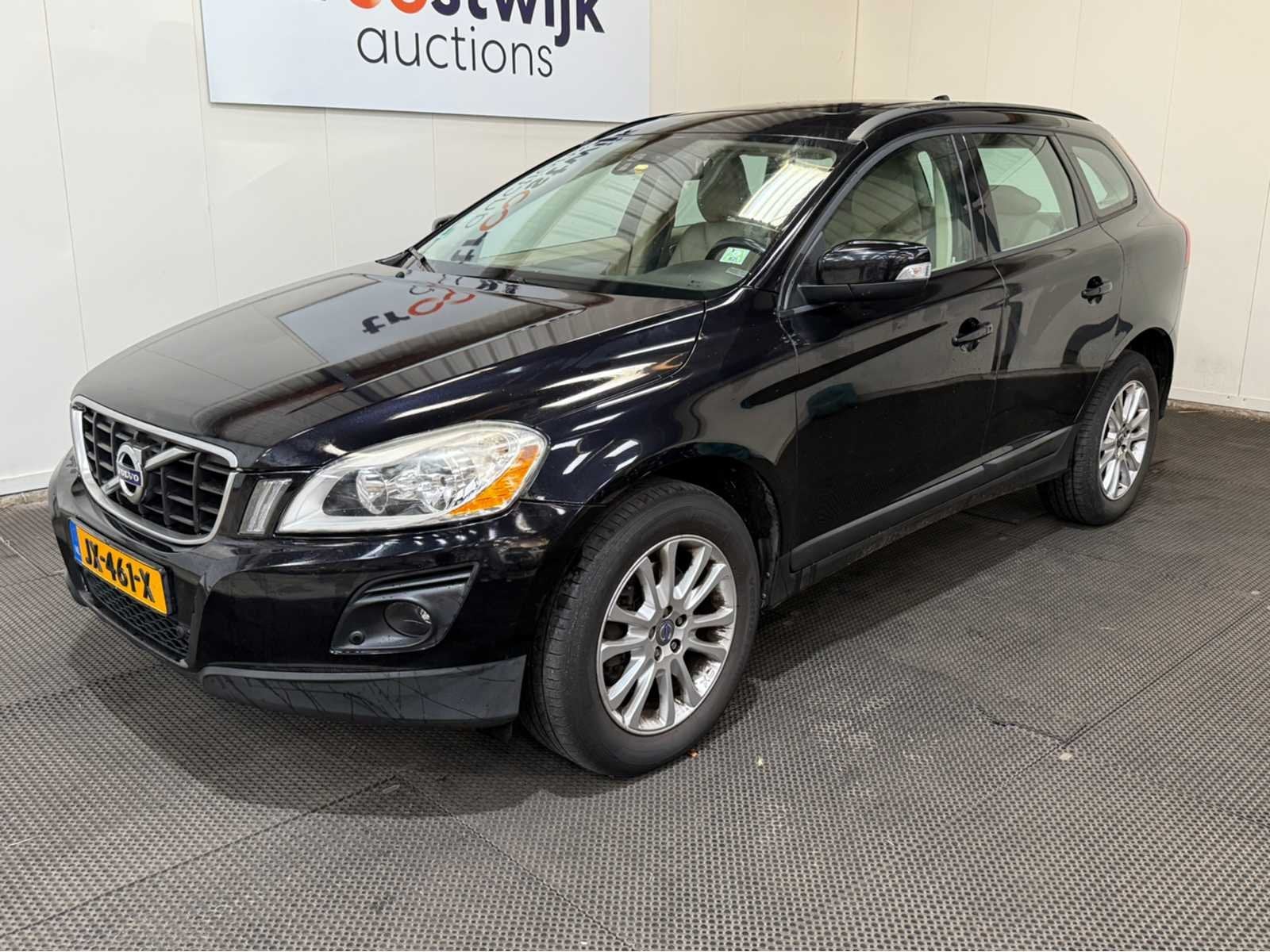 Volvo - XC60 - 2.4D Momentum - Personenauto - 2009, Auto's, Gebruikt, Euro 4, Stationwagon, Bedrijf