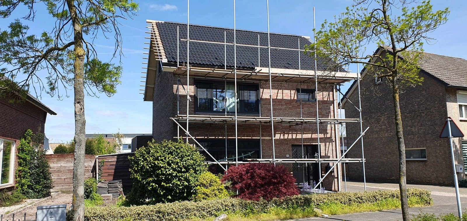 Complete metalen steiger 8m hoog, 8m breed met planken, Ophalen, Gebruikt, Gevelsteiger, 5 meter of hoger
