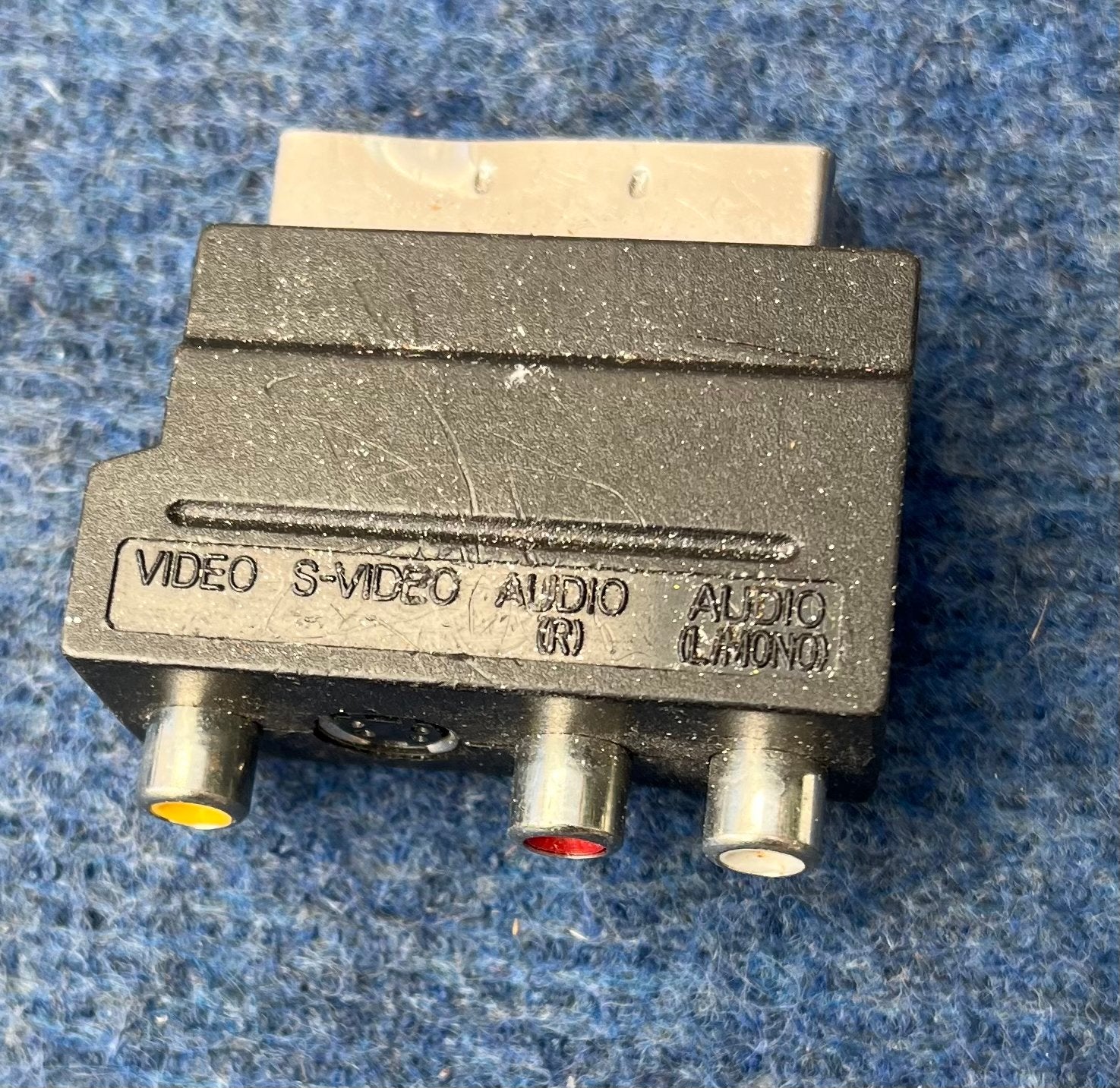Scart naar RCA/S-Video Adapter, Ophalen of Verzenden, Zo goed als nieuw