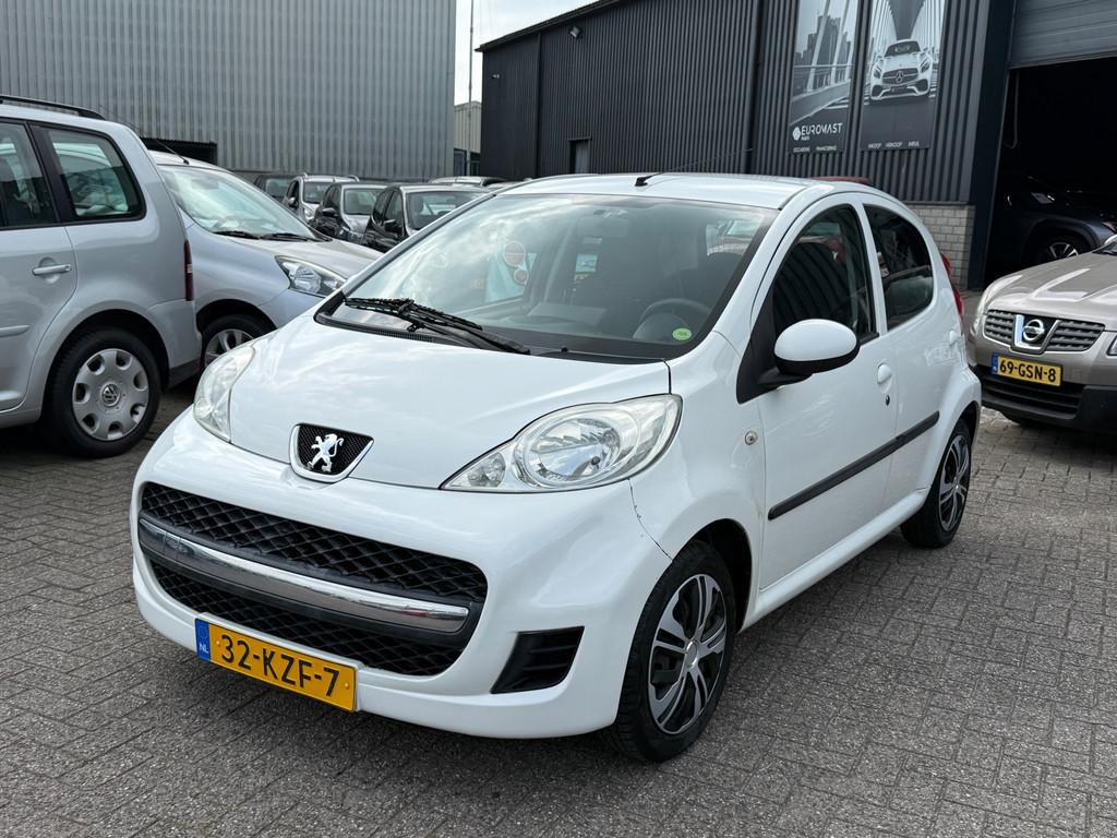 Peugeot 107 GERESERVEERD!, Voorwielaandrijving, Stof, Gebruikt, 4 stoelen
