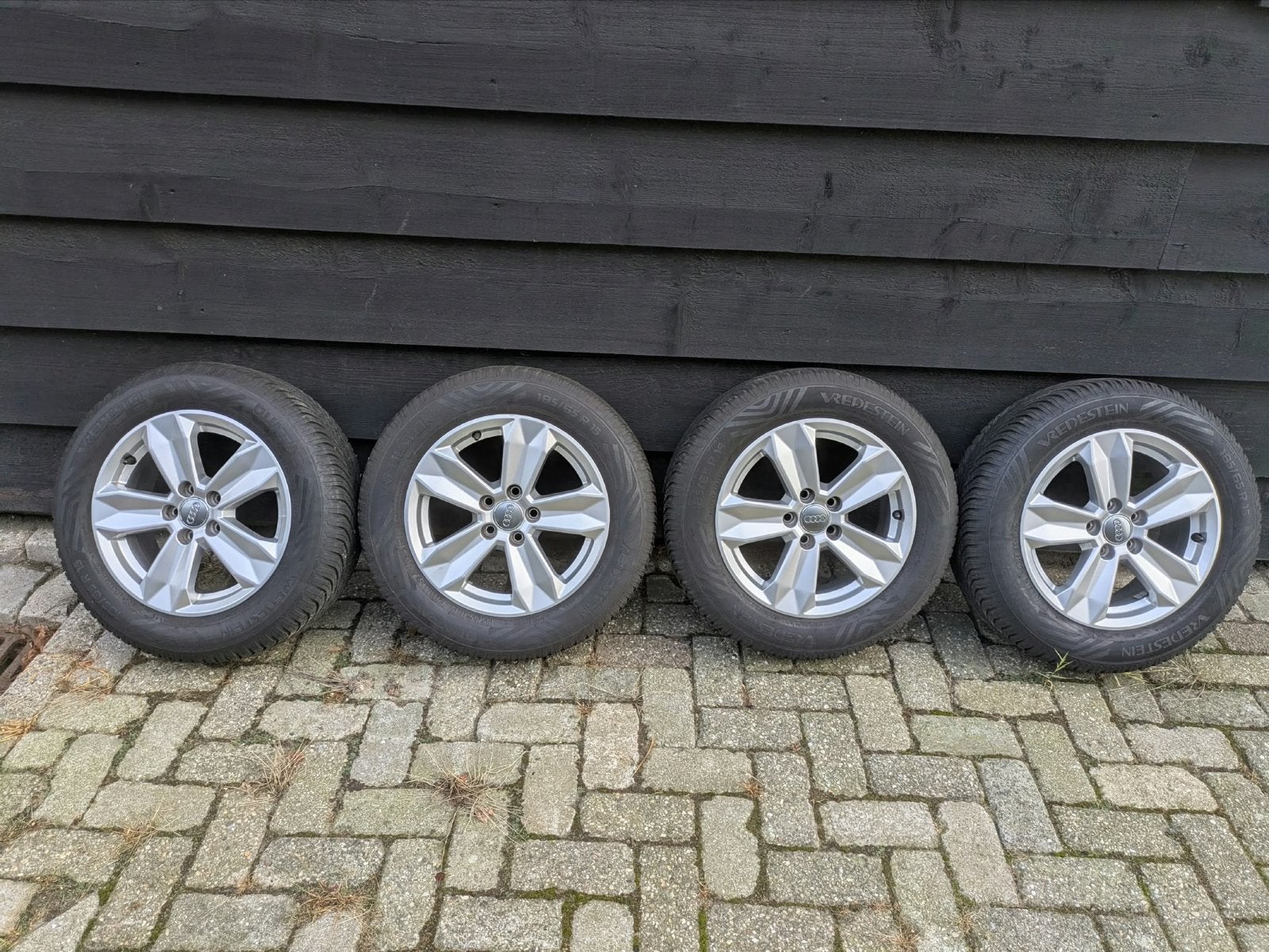 Originele Audi 15 inch velgen met Vredestein Quatrac, Ophalen, Gebruikt, 15 inch, Banden en Velgen