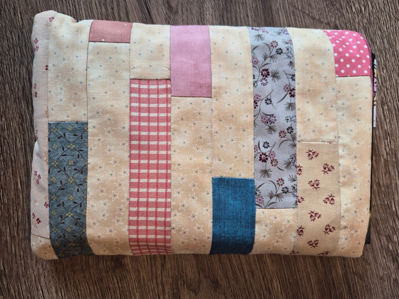 Handgemaakte Patchwork Boekomslag, Hobby en Vrije tijd, Handgemaakt, Textiel, Nieuw, Meerkleurig