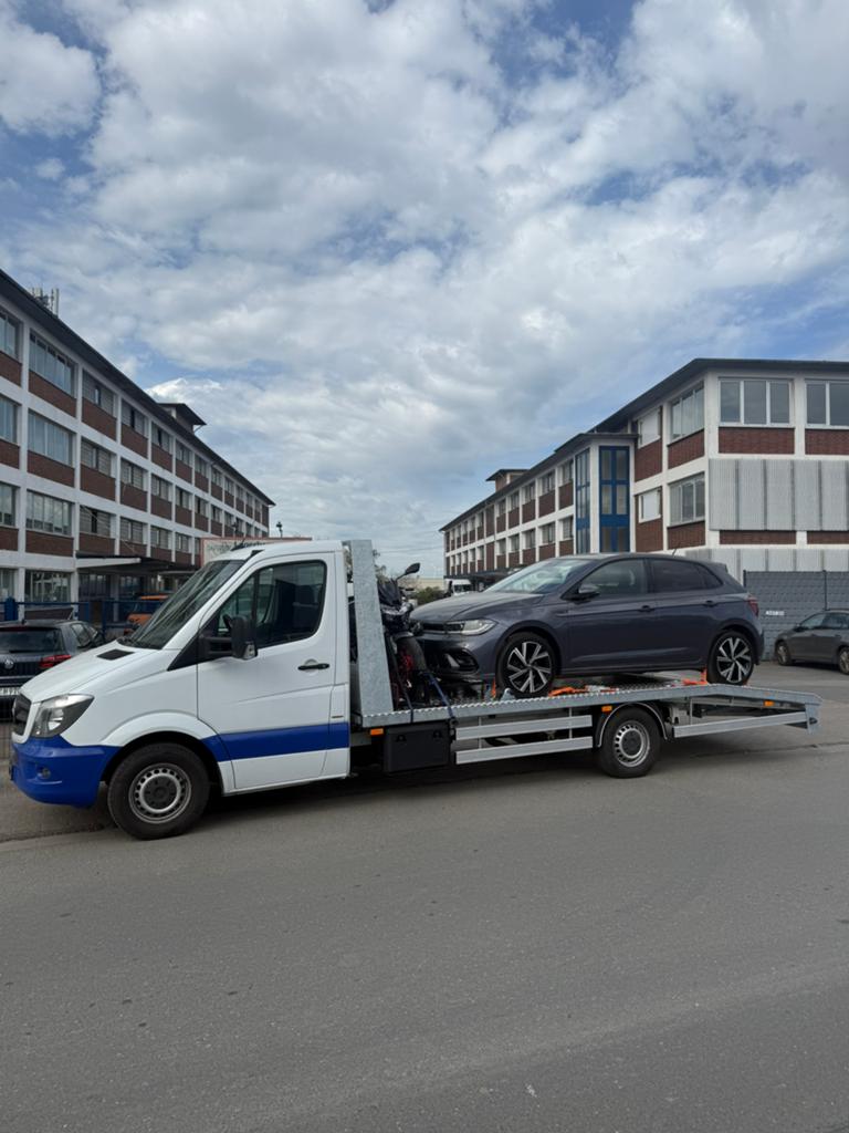 Oprijwagen Mercedes Sprinter TE HUUR verhuur auto ambulance, Diensten en Vakmensen, Verhuur | Auto en Motor, Met chauffeur, Verhuiswagen of Bestelauto