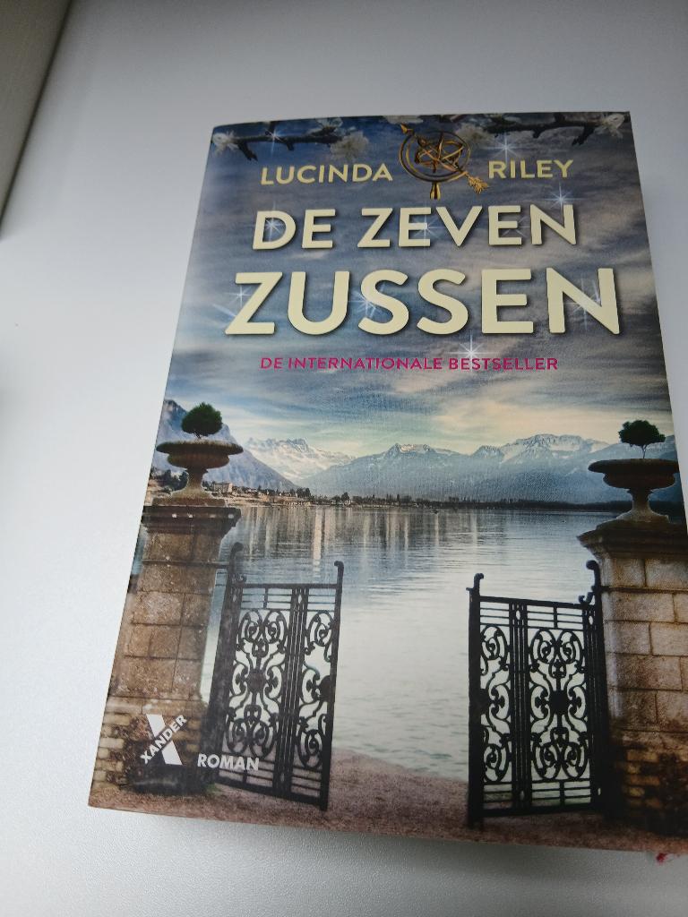 Boek, Europa overig, Lucinda Riley, Ophalen, Gelezen