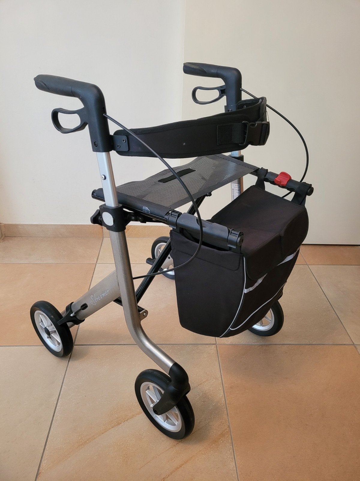 Rollator Streamer ultra lichtgewicht, geen beschadigingen., Diversen, Rollators, Zo goed als nieuw, Lichtgewicht, Opvouwbaar, Ophalen