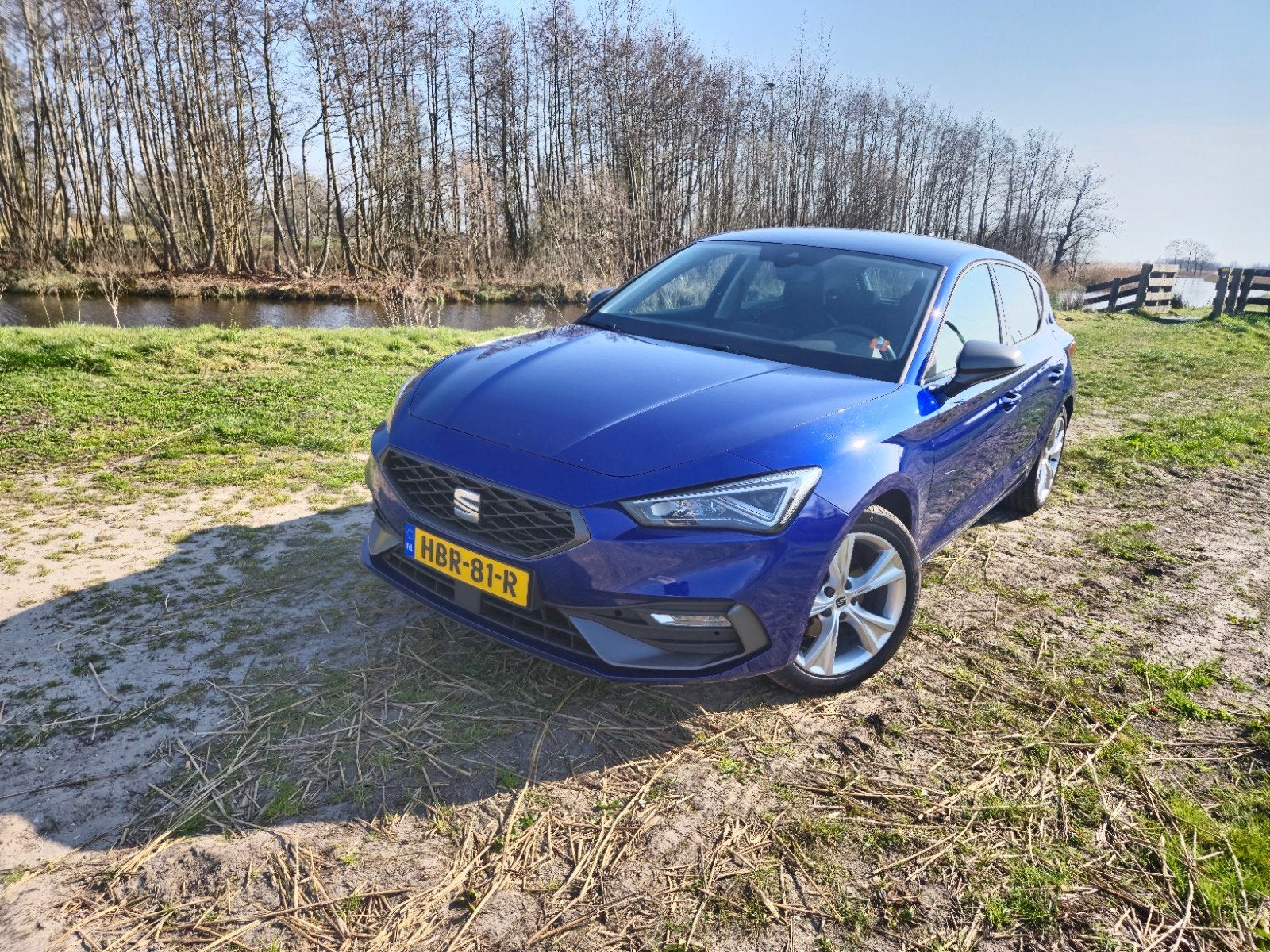 Seat Leon FR 1.5 TSI (2021) – Sportief, zuinig en luxe, Auto's, Voorwielaandrijving, Zwart, Leder en Stof, Handgeschakeld