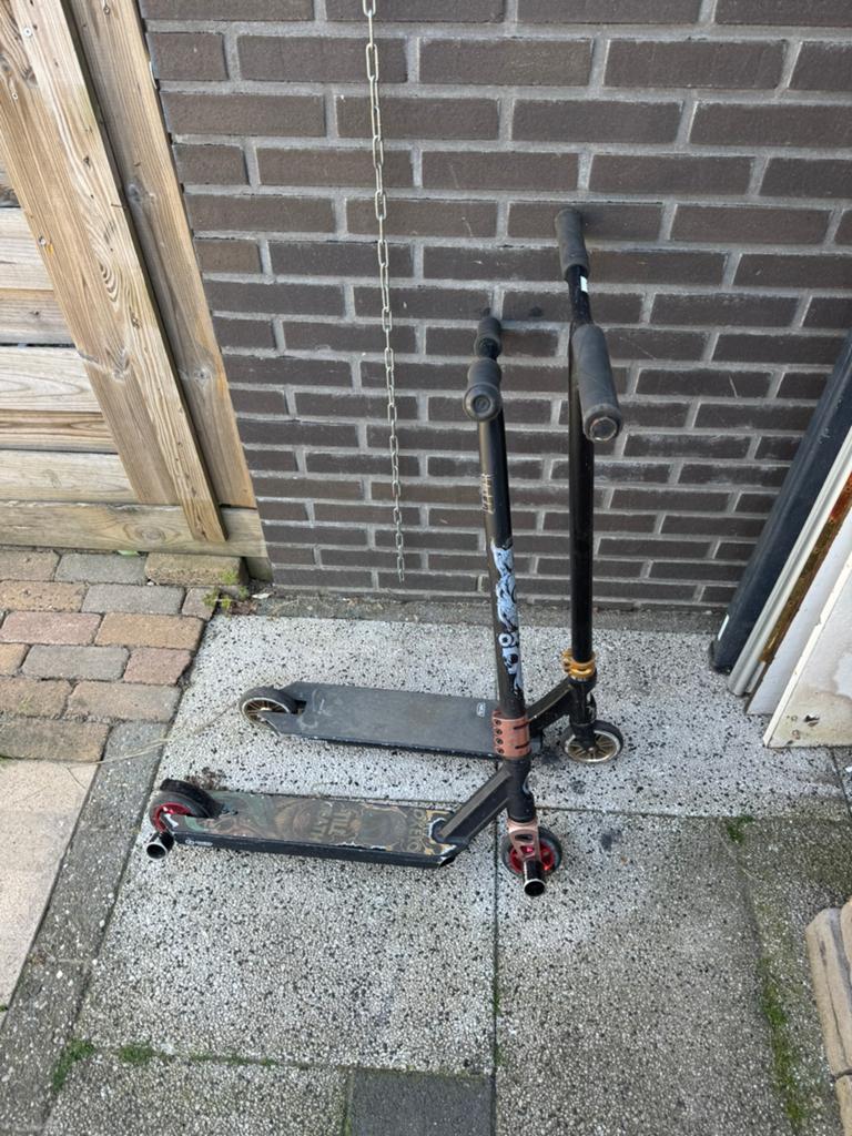 2 stuntsteps, Fietsen en Brommers, Steps, Ophalen, Zo goed als nieuw, Gewone step