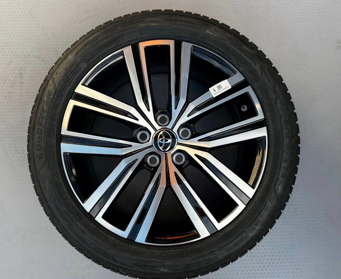 Hagelnieuwe winterbanden Toyota Corolla Cross 18 inch Top!!!, Ophalen, Nieuw