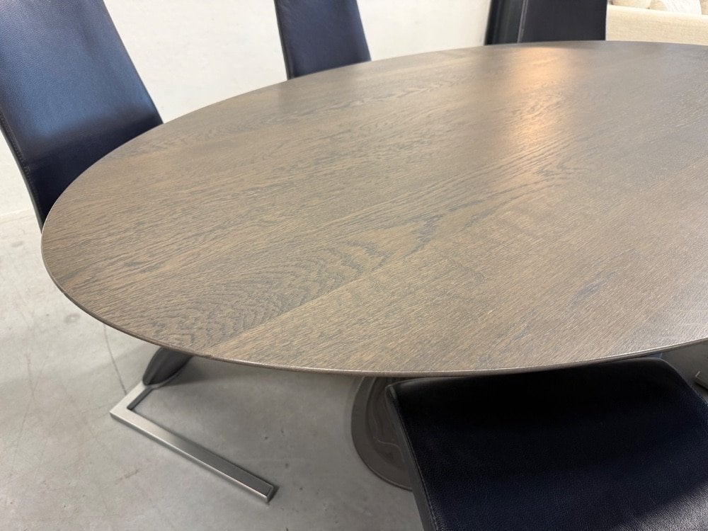 Als nieuw Leolux Thebe Eettafel Eiken grijs hout Tafel 220x1, Leolux, 100 tot 150 cm, Info@leolux.nl, 150 tot 200 cm