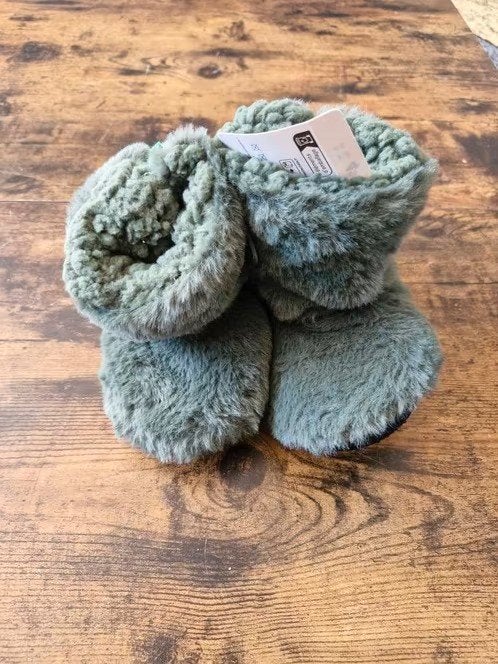 Groene Dino sloffen Maat 26-27 h3, Zeeman, Jongen of Meisje, Overige typen, Onbekend