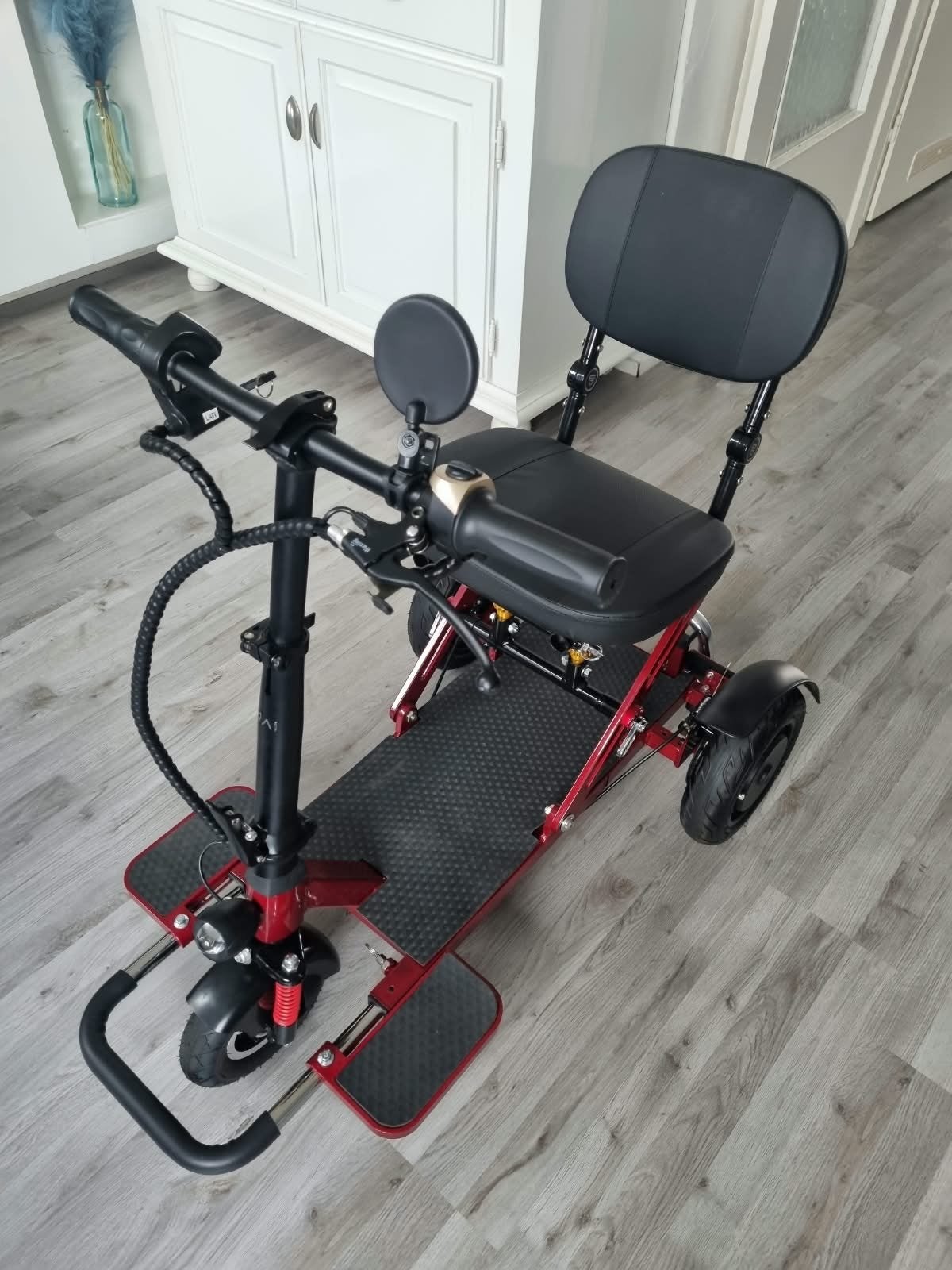 Mooie scootmobiel 3 maanden oud! €750., 16 t/m 25 km, Zo goed als nieuw, 16 km/u of meer, Ophalen
