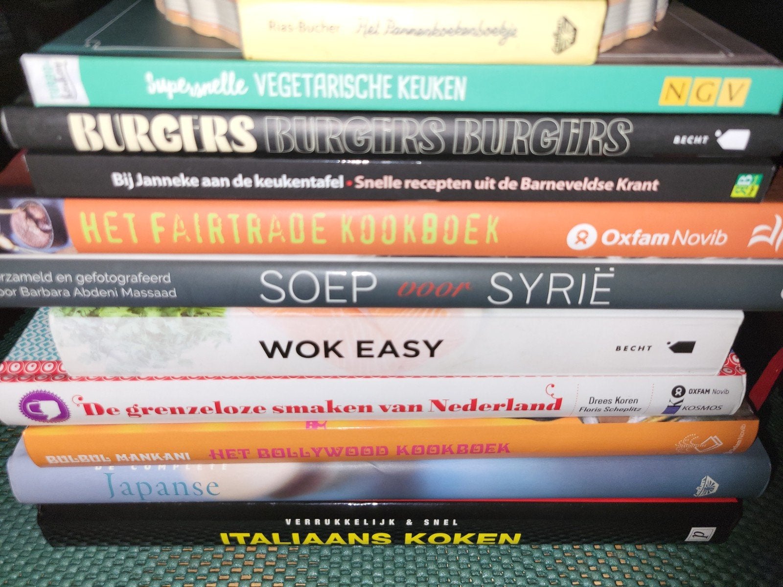 flinke stapel kookboeken voor €10, Ophalen of Verzenden, Zo goed als nieuw