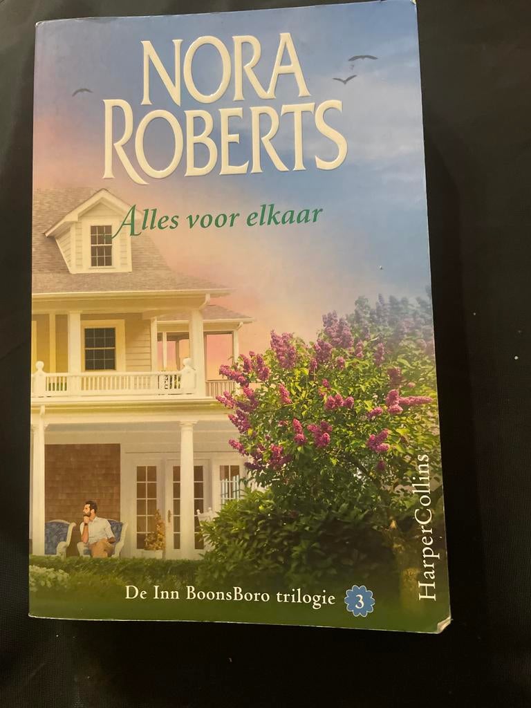 Nora Roberts - Alles voor elkaar (De Inn BoonsBoro trilogie, Boeken, Ophalen of Verzenden, Zo goed als nieuw, Europa overig