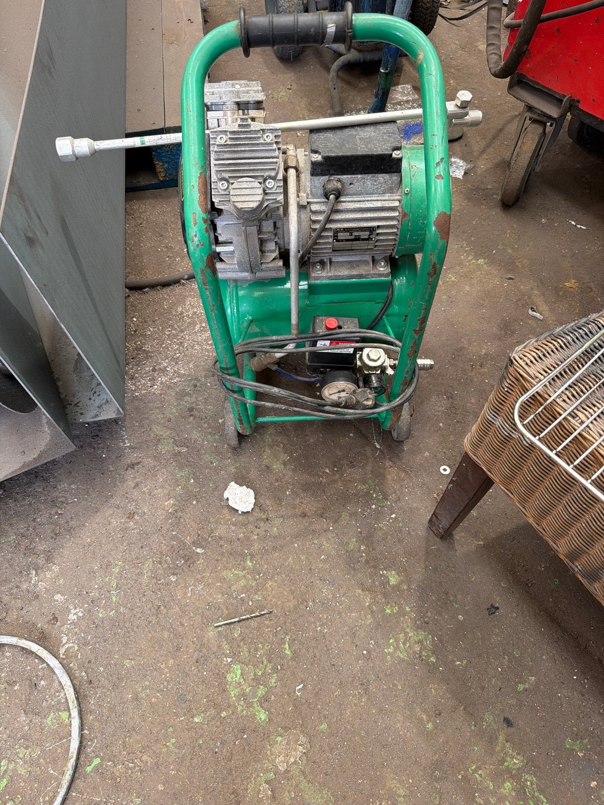 Union Compressor Pioneer 240 - Gebruikt, Gebruikt, 6 tot 10 bar, Ophalen of Verzenden, 200 tot 400 liter/min