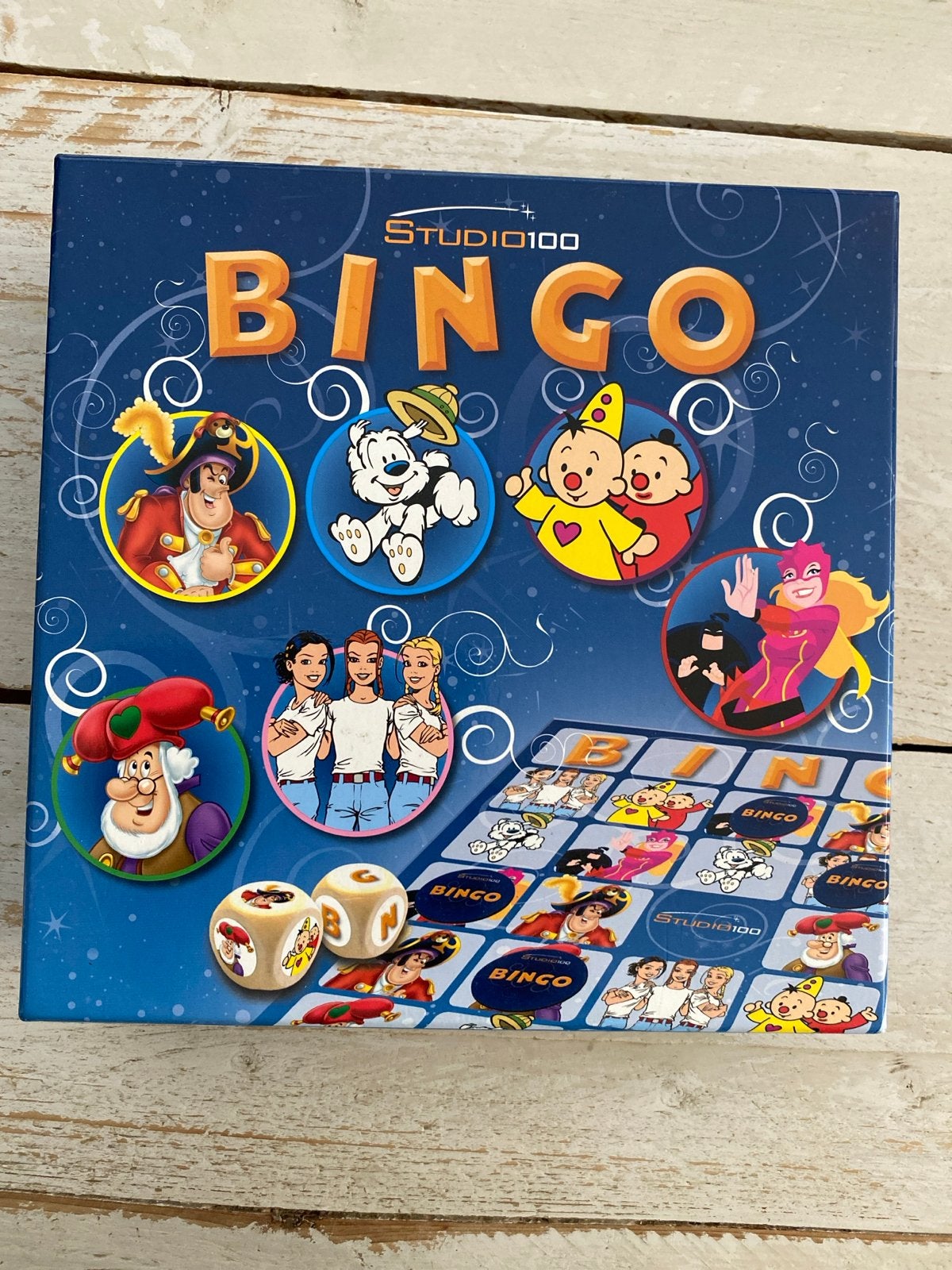 Studio 100 Bingo Spel - Leuk voor het hele gezin!, Drie of vier spelers, Ophalen of Verzenden, Zo goed als nieuw