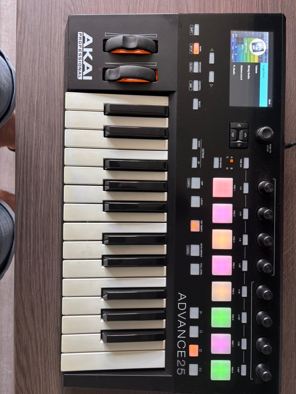 AKAI Advance 25 USB/MIDI-keyboard, Overige merken, Zo goed als nieuw, Aanslaggevoelig, Overige aantallen