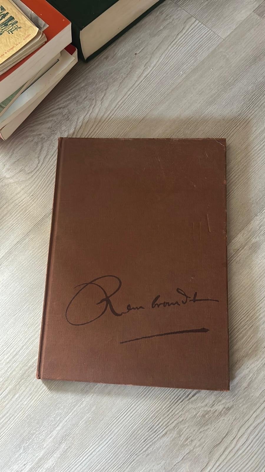 Rembrandt boek - Kunstboek met handtekening, Ophalen of Verzenden, Gelezen, Overige onderwerpen